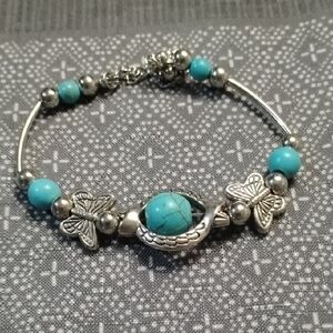 Elegant Turquoise and Silver Bracelet